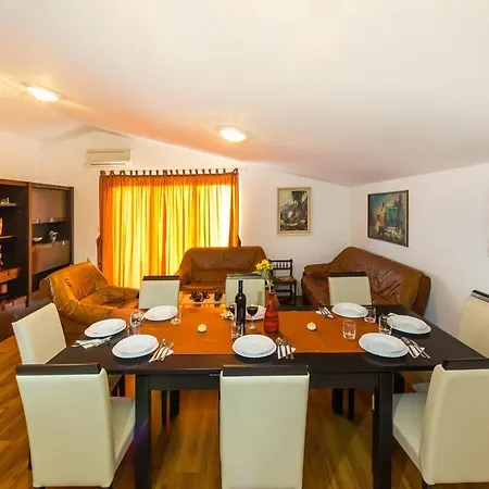 Apartament Zoran *
